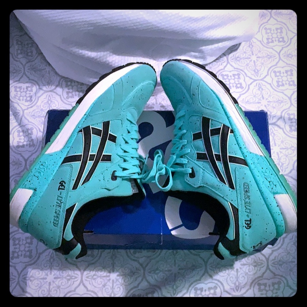 - Asics gel-lyte